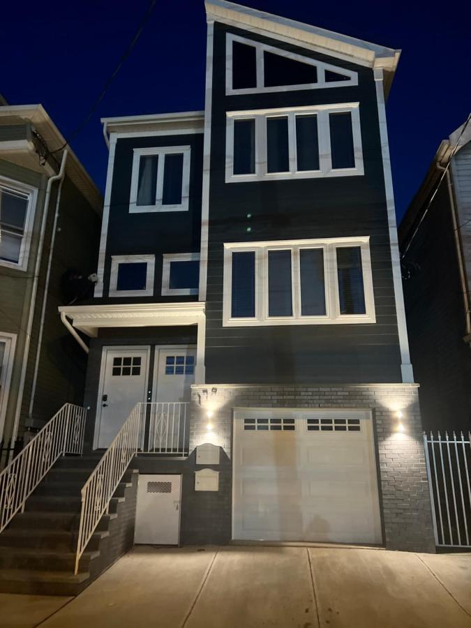 Springview Homes 12Mins From Ewr & 3 Mins From University Hospital نيوآرك المظهر الخارجي الصورة